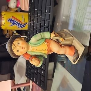 Merry Wanderer Hummel